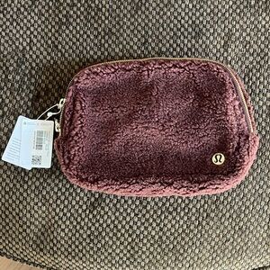 Lululemon Belt Bag Fleece 2L